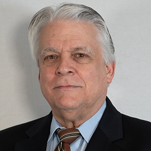 headshot of Robert DeCrecenzo