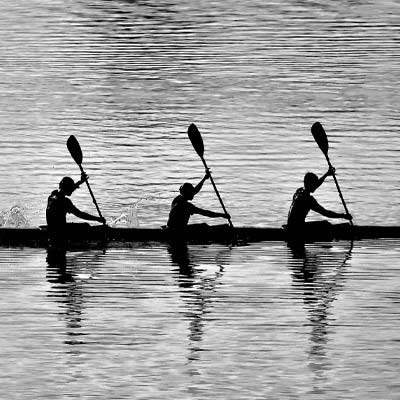 group of 4 rowing